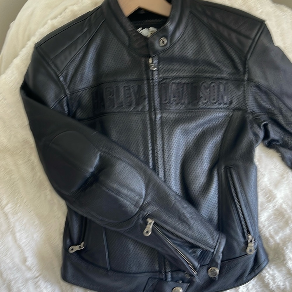 Harley Davidson genuine leather jacket.